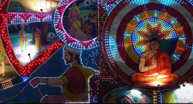 සිරස වෙසක් කලාපයේ තොරණ අද 04 වැනි දිනටත්